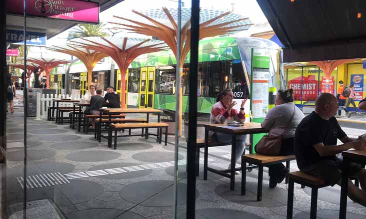 Yarra Trams Class-E2 La Roche 6057